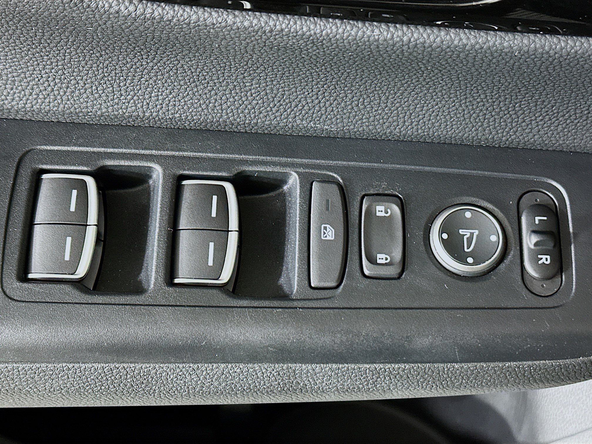 Used 2024 Honda CR-V EX-L image 14