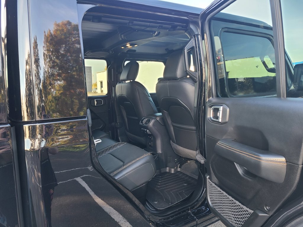 Used 2022 Jeep Gladiator Overland AWD/4WD image 15