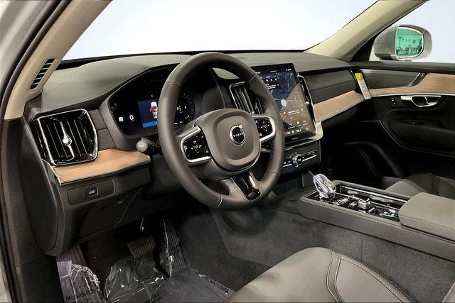 New 2026 Volvo XC90 B6 Plus w/ Protection Package Premier image 8