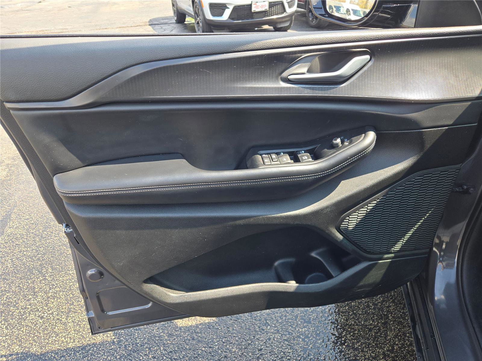 Used 2024 Jeep Grand Cherokee Altitude image 22