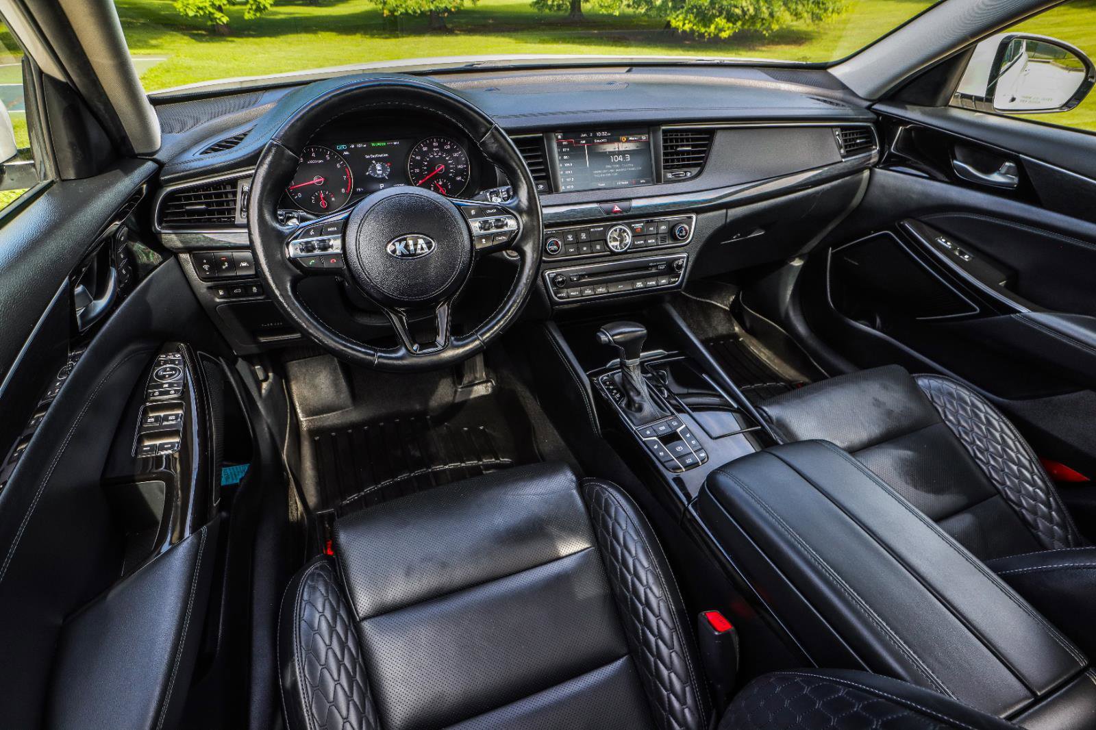 Used 2017 Kia Cadenza Limited FWD image 21
