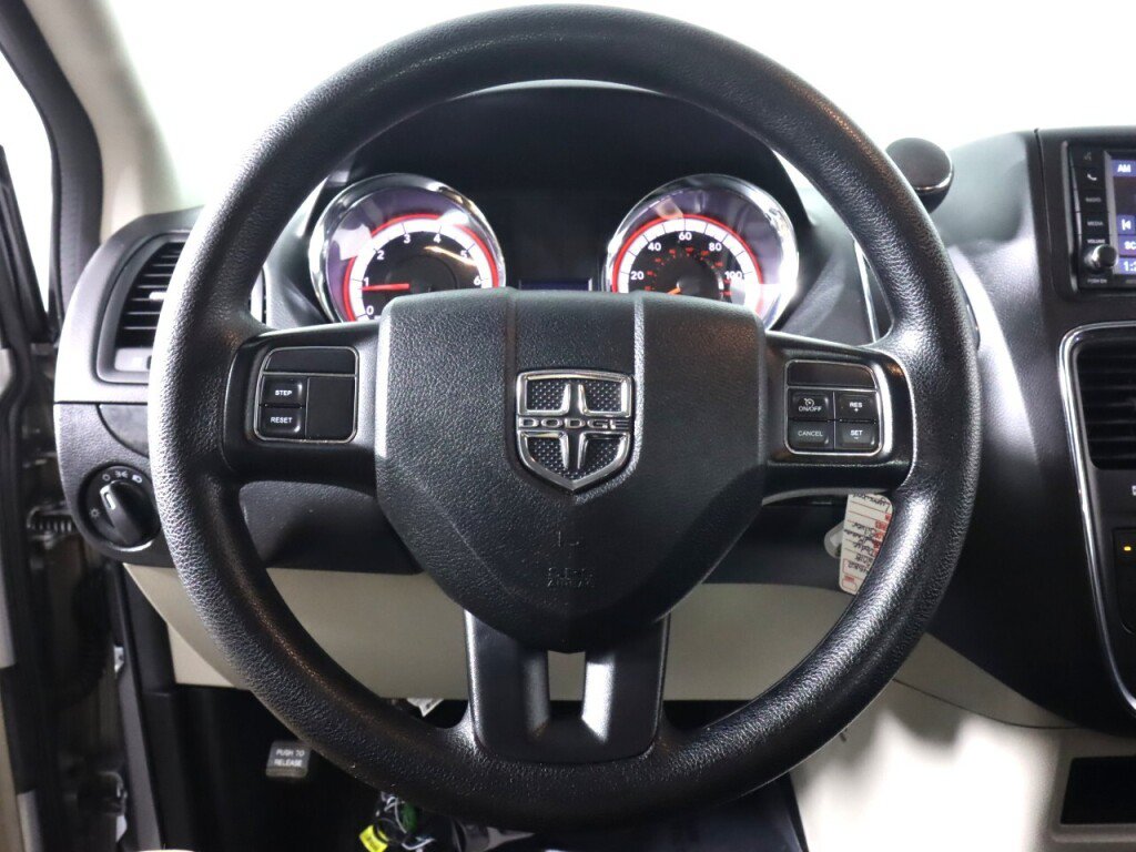 Used 2018 Dodge Grand Caravan SE FWD image 11