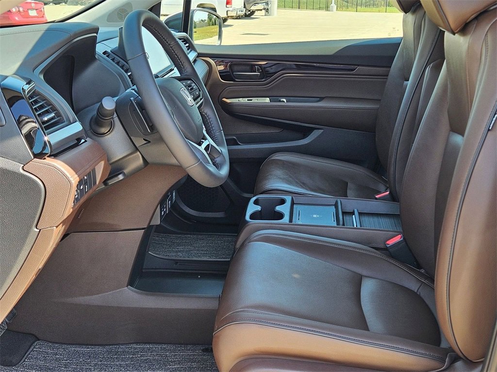 New 2026 Honda Odyssey Touring image 11