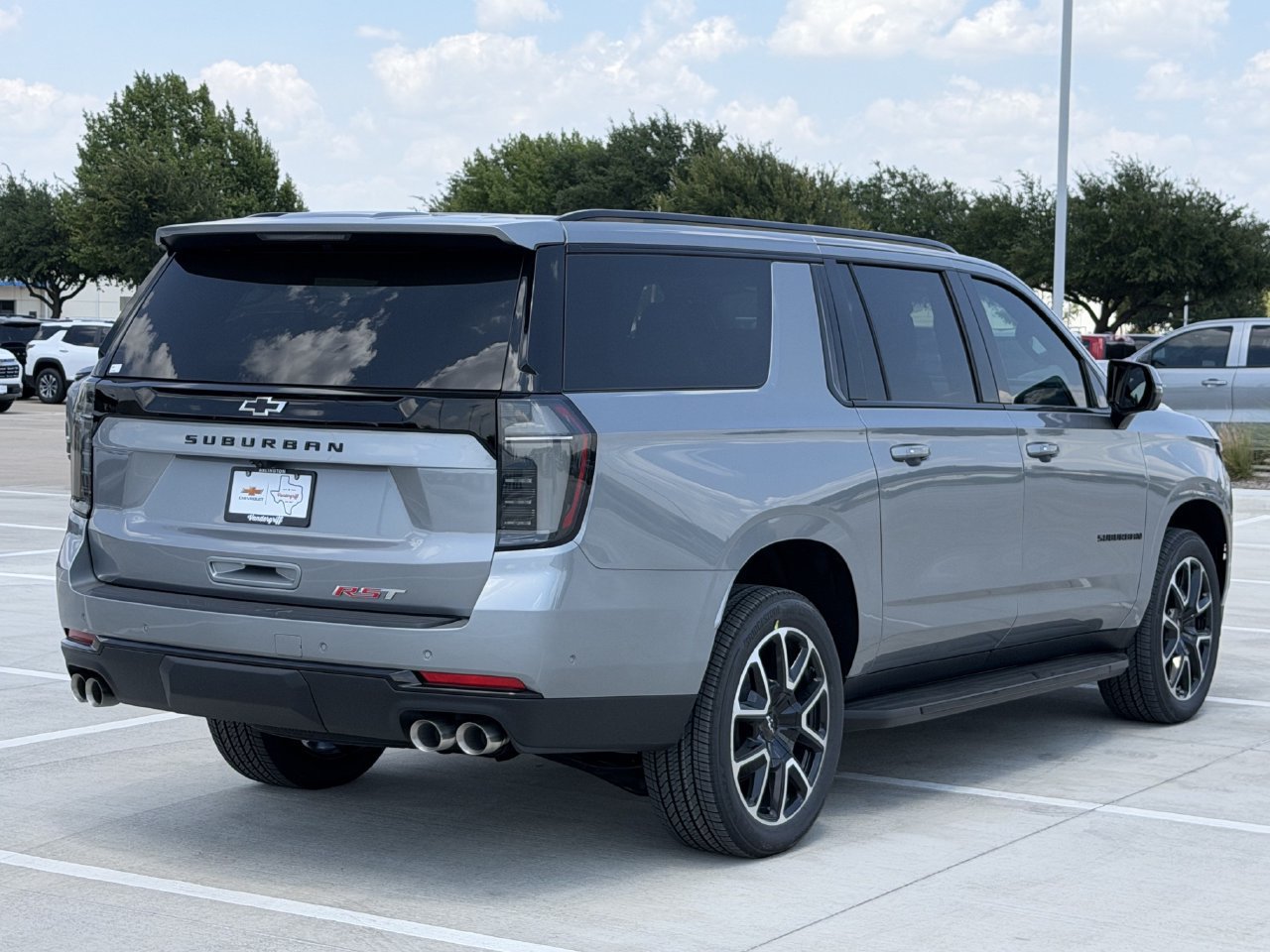 New 2026 Chevrolet Suburban RST w/ RST Capability Package AWD/4WD image 4