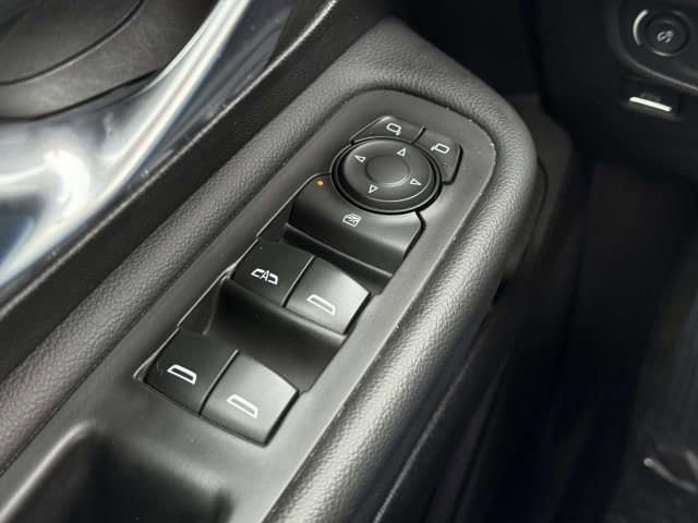 Used 2024 GMC Terrain SLE image 17