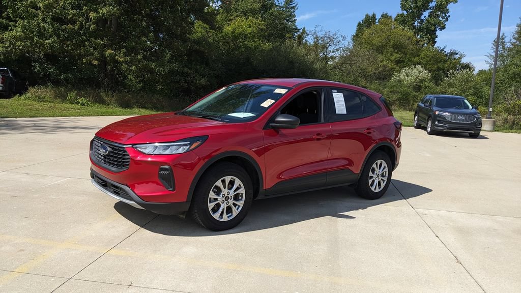 Used 2025 Ford Escape Active w/ Cold Weather Package AWD/4WD image 7