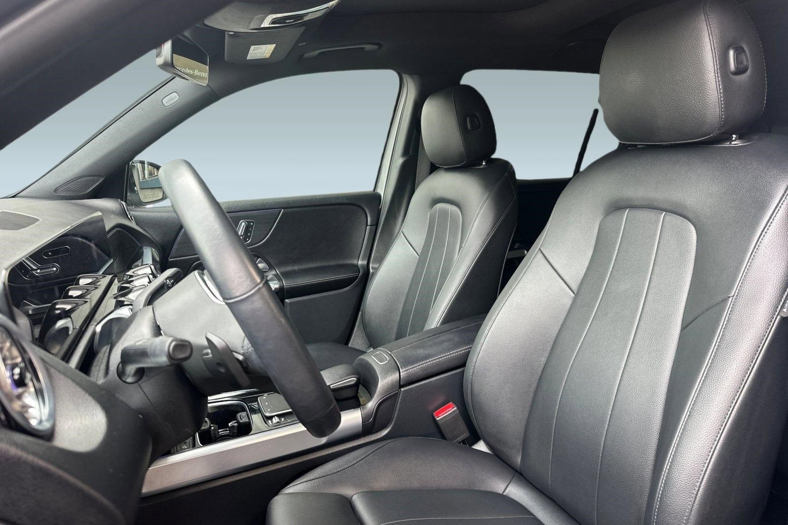 Used 2023 Mercedes-Benz GLB 250 4MATIC image 5