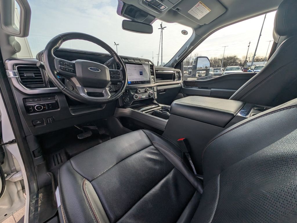 Used 2023 Ford F350 Lariat w/ Chrome Package image 2