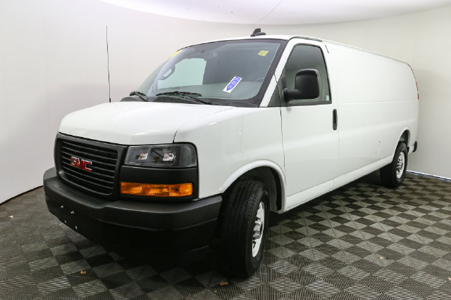 Used 2025 GMC Savana 3500 Extended w/ Driver Convenience Package RWD image 5