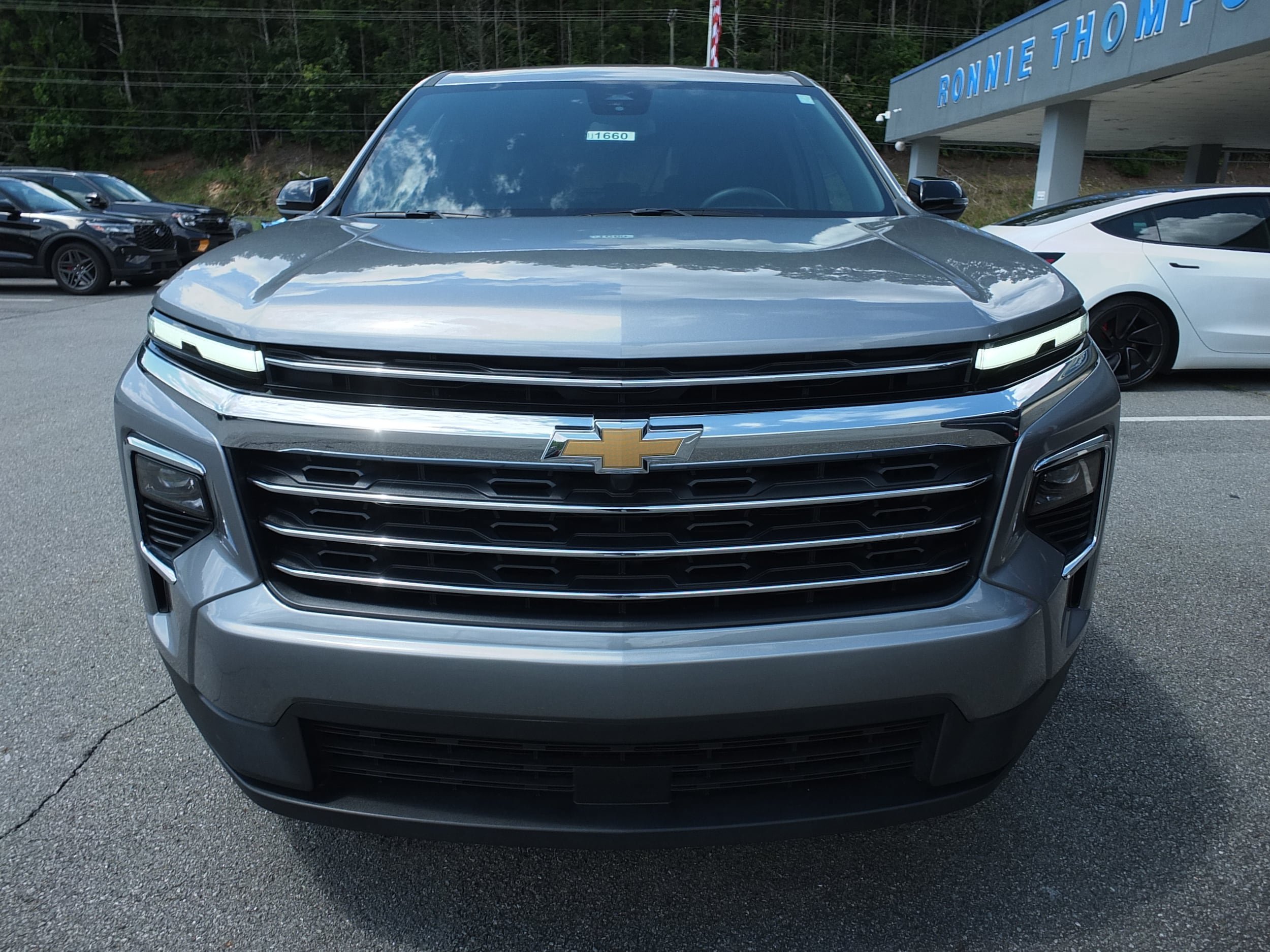 Used 2026 Chevrolet Traverse LT FWD image 8