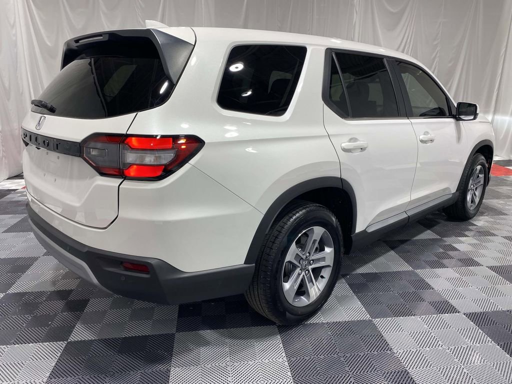 New 2025 Honda Pilot EX-L image 4