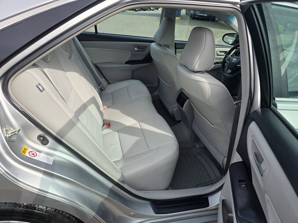 Used 2015 Toyota Camry XLE FWD image 13