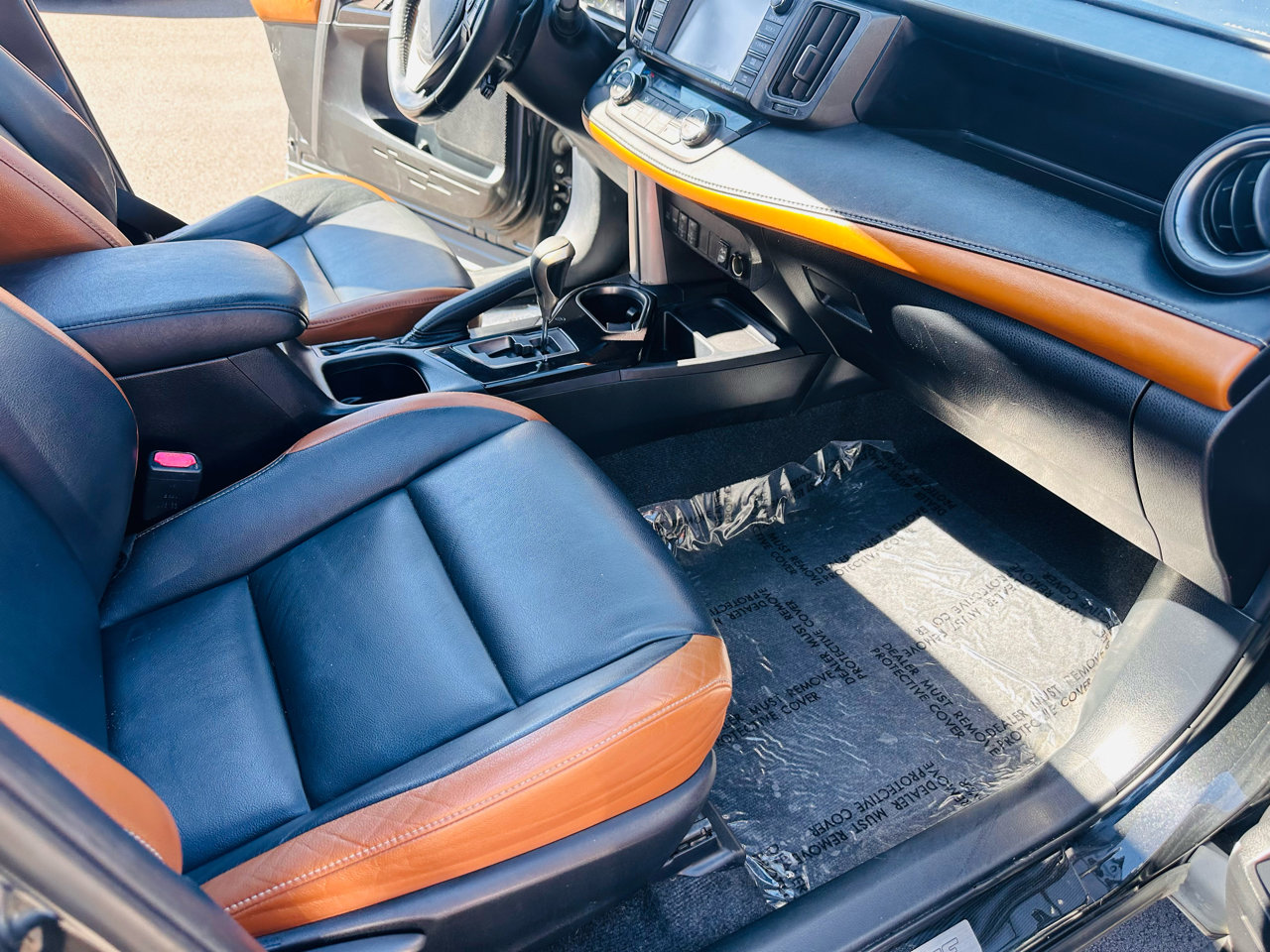 Used 2016 Toyota RAV4 SE image 32