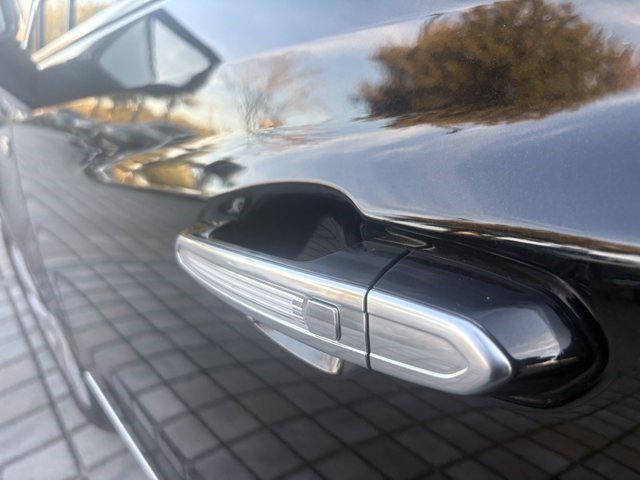 Certified 2025 Cadillac XT5 Premium Luxury image 8