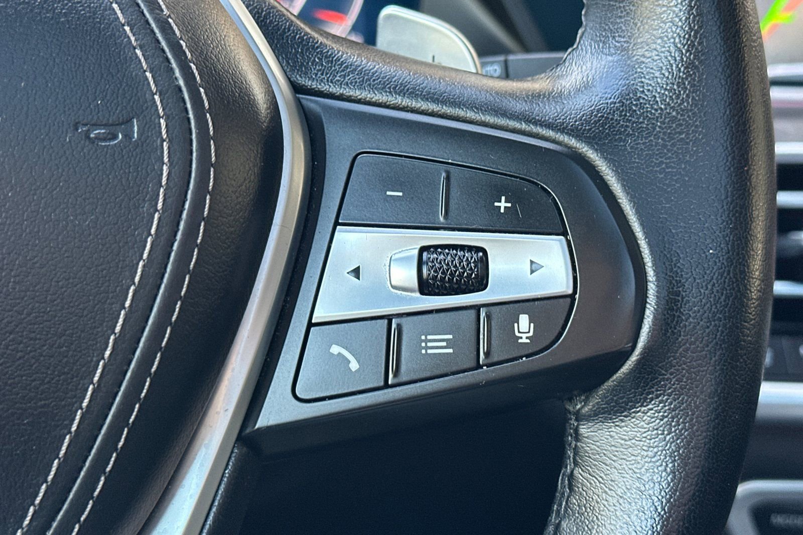 Used 2023 BMW X5 xDrive40i w/ Premium Package image 34