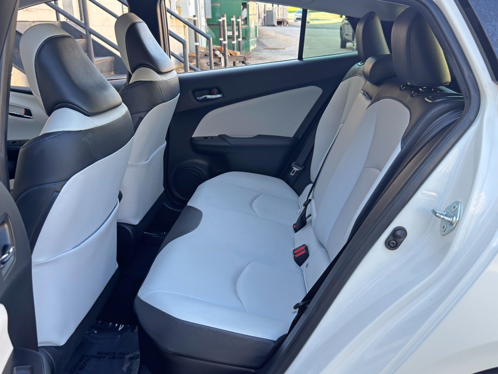 Used 2017 Toyota Prius Three Touring w/ Carpet Mat Package FWD image 32