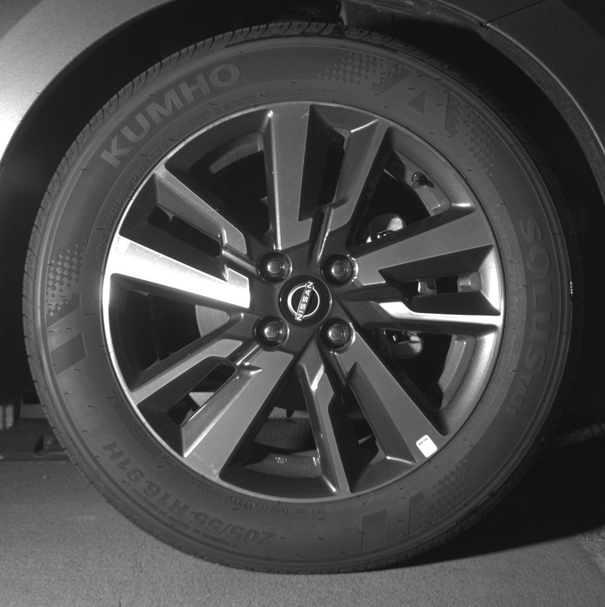 Used 2025 Nissan Versa SV image 13