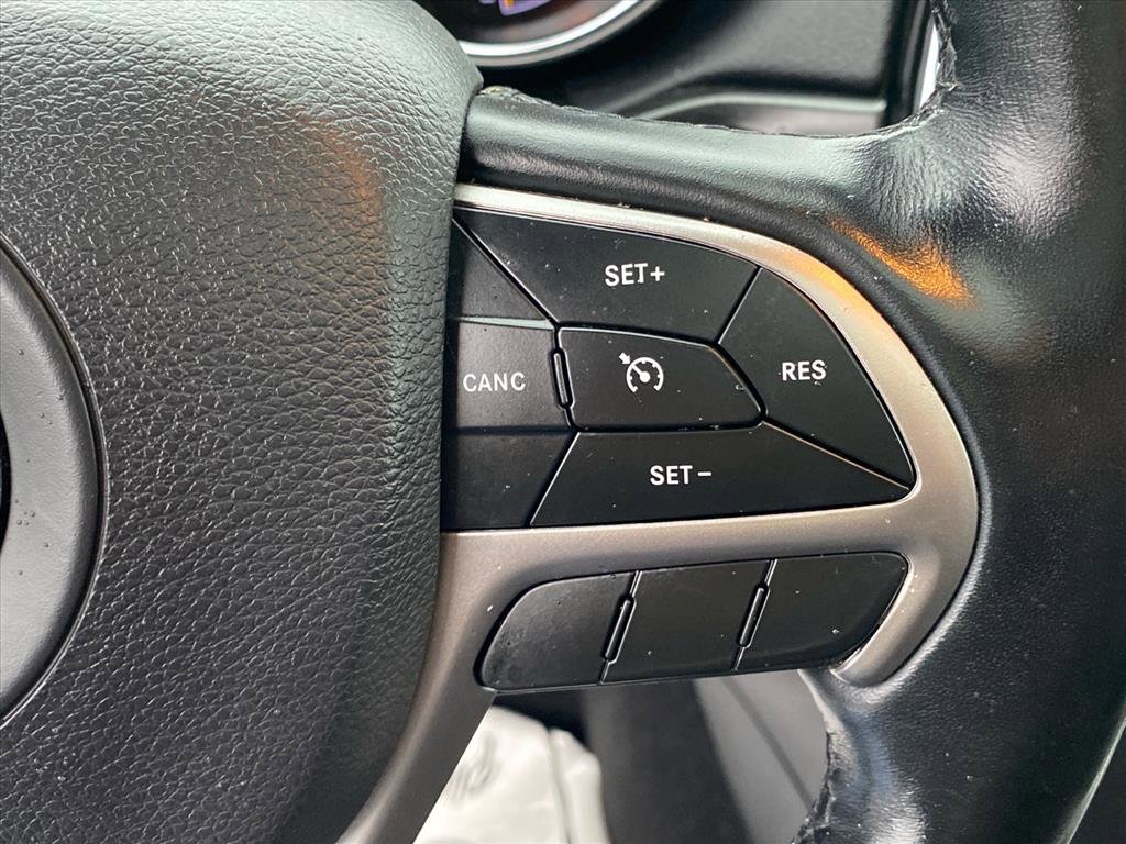 Used 2020 Jeep Grand Cherokee Limited AWD/4WD image 19