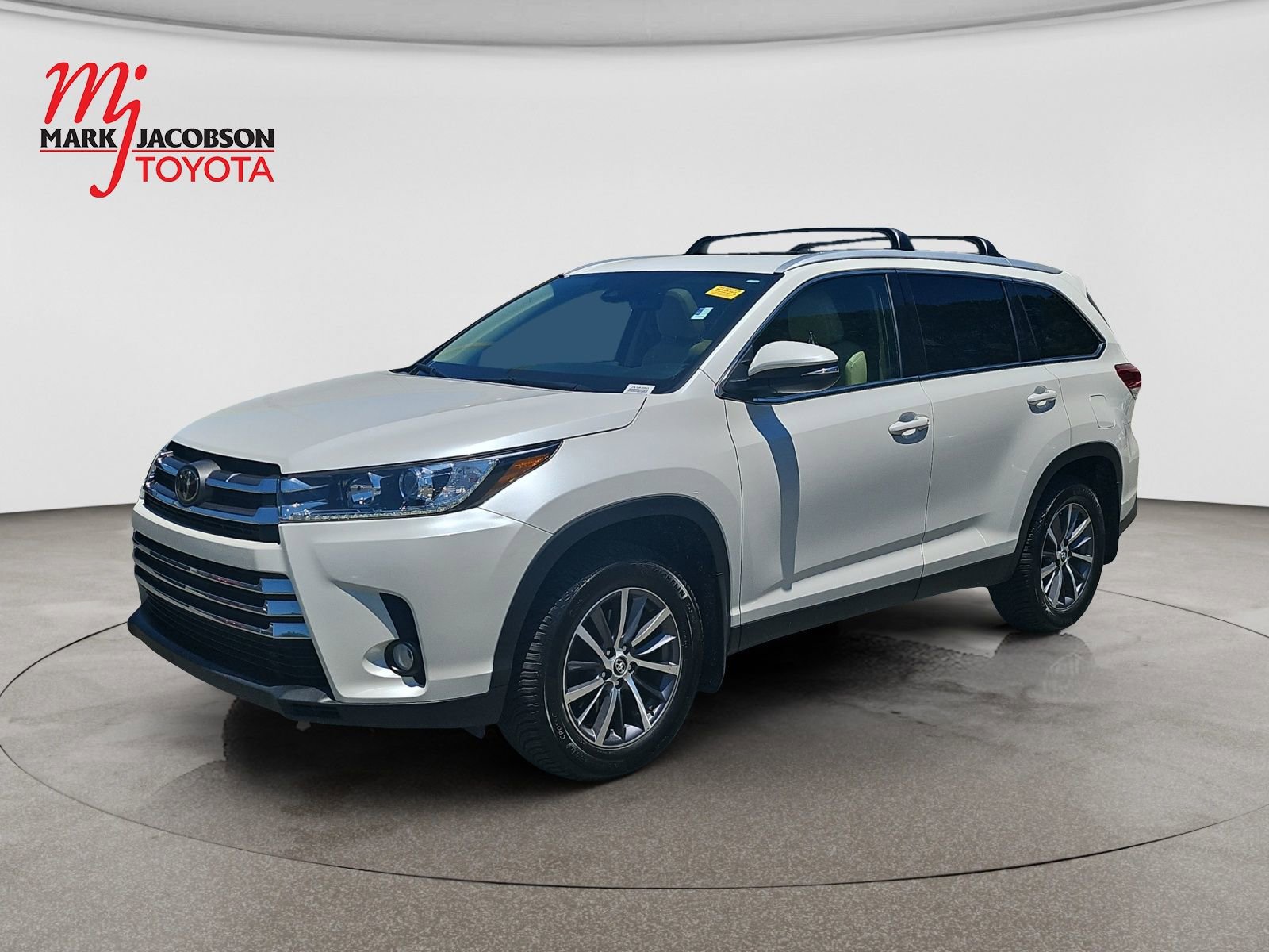 Used 2019 Toyota Highlander SE