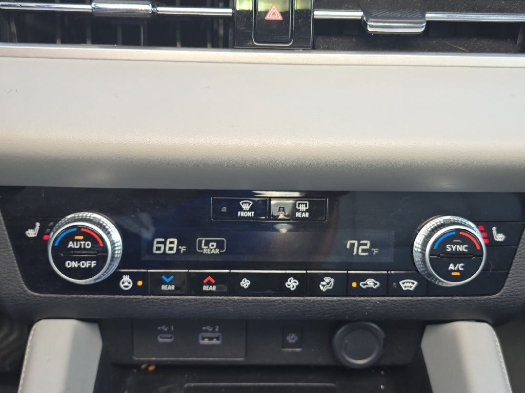 Used 2024 Mitsubishi Outlander SEL Black Edition AWD/4WD image 30