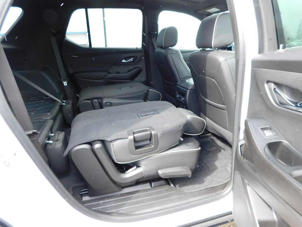 Used 2023 Chevrolet Traverse Premier w/ Redline Edition image 30