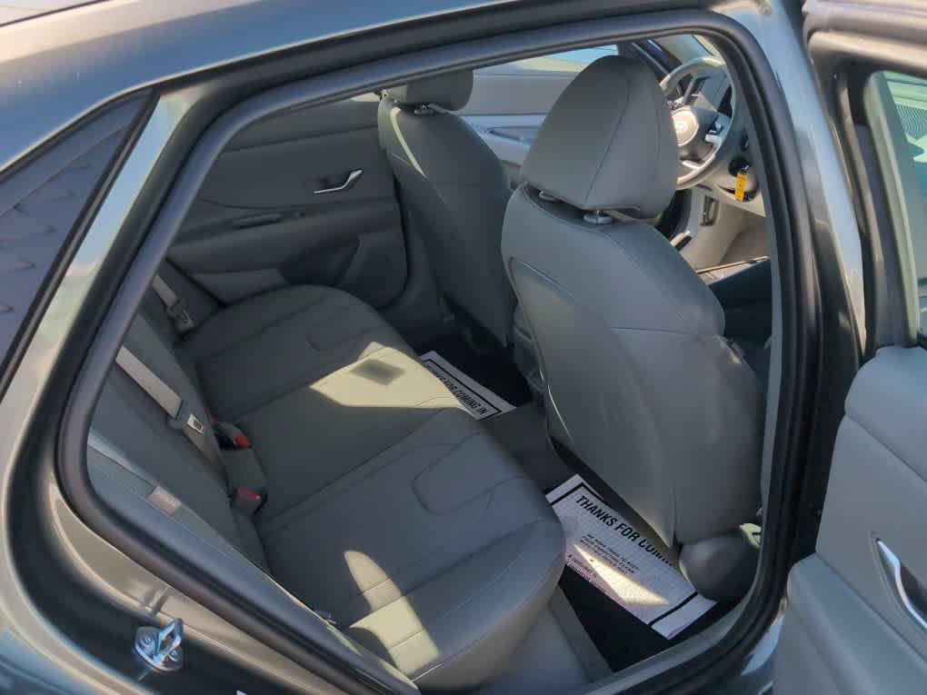 New 2026 Hyundai Elantra SE FWD image 19