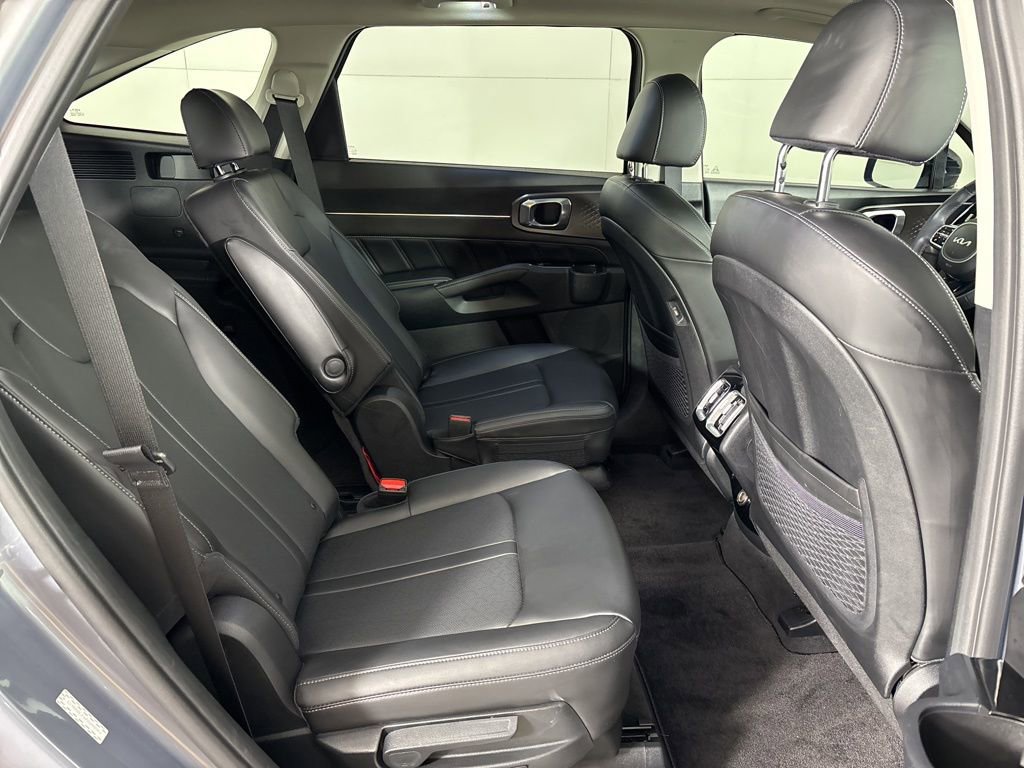 Used 2023 Kia Sorento SX image 16