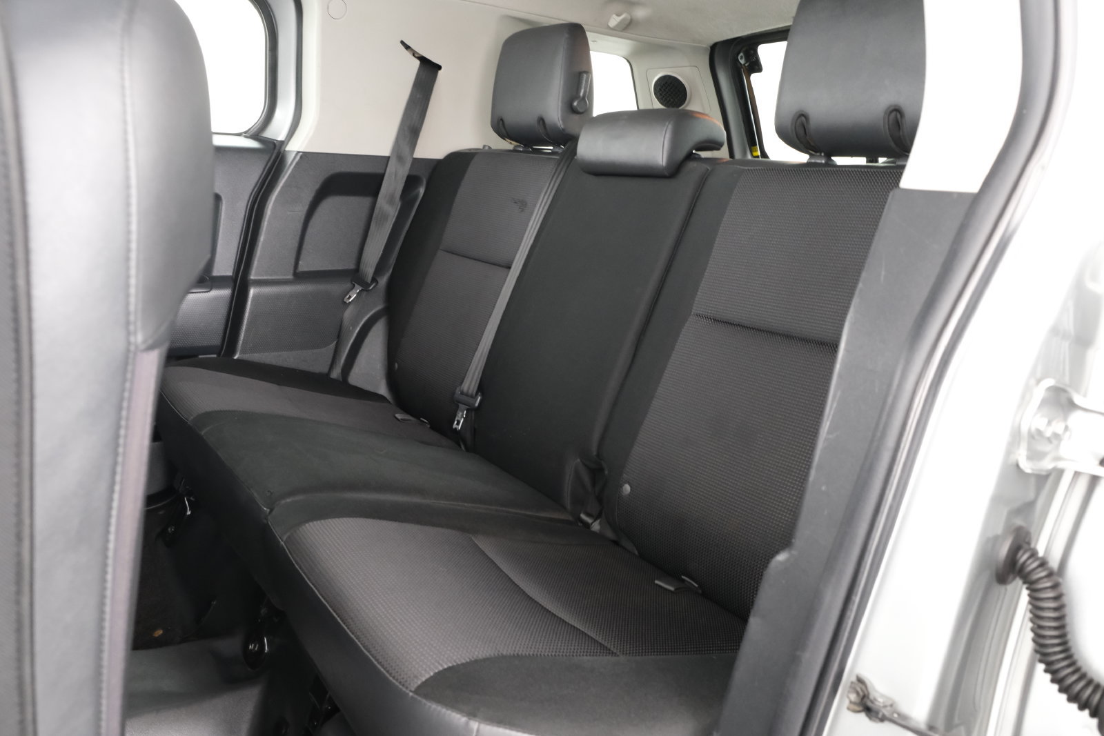 Used 2011 Toyota FJ Cruiser 4WD w/ Upgrade Pkg image 28