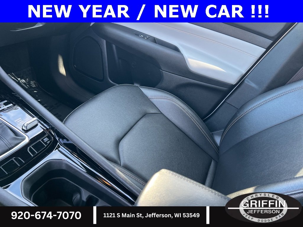 Used 2024 Jeep Compass Limited image 25