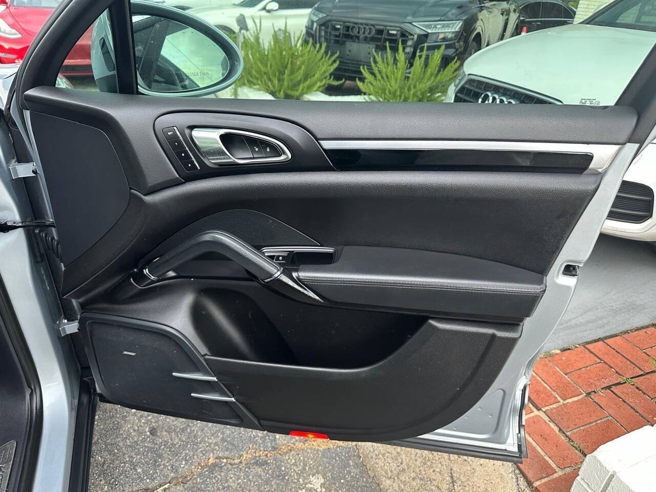 Used 2017 Porsche Cayenne Platinum Edition AWD/4WD image 18