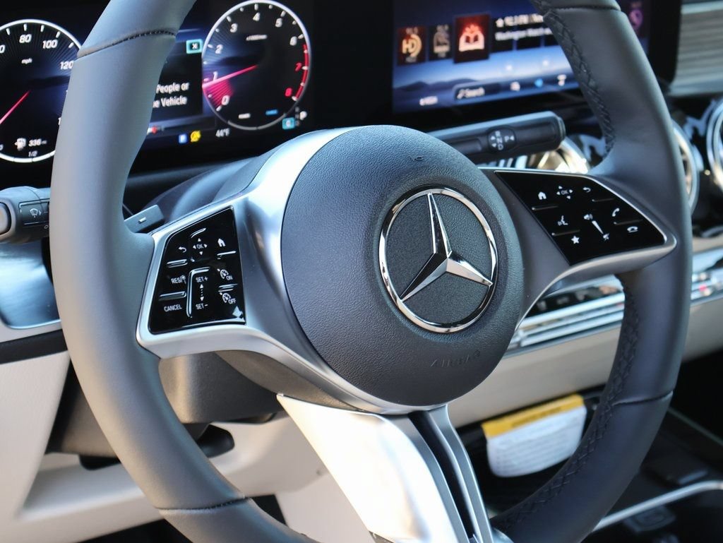 New 2026 Mercedes-Benz GLB 250 4MATIC image 20