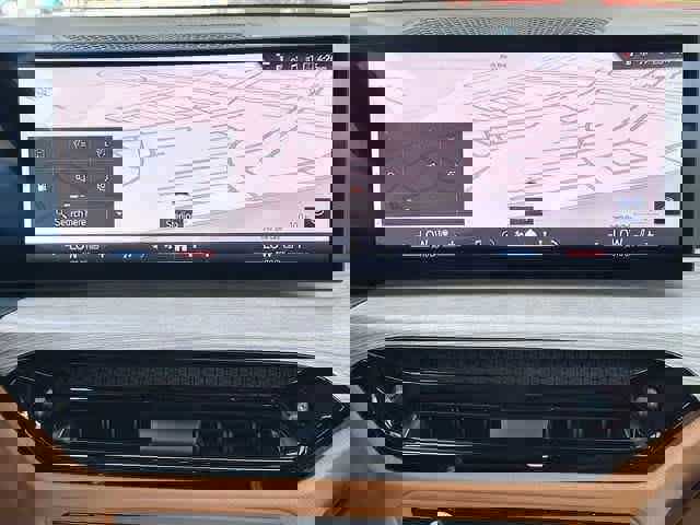 Used 2025 BMW 330i xDrive Sedan w/ Convenience Package image 64