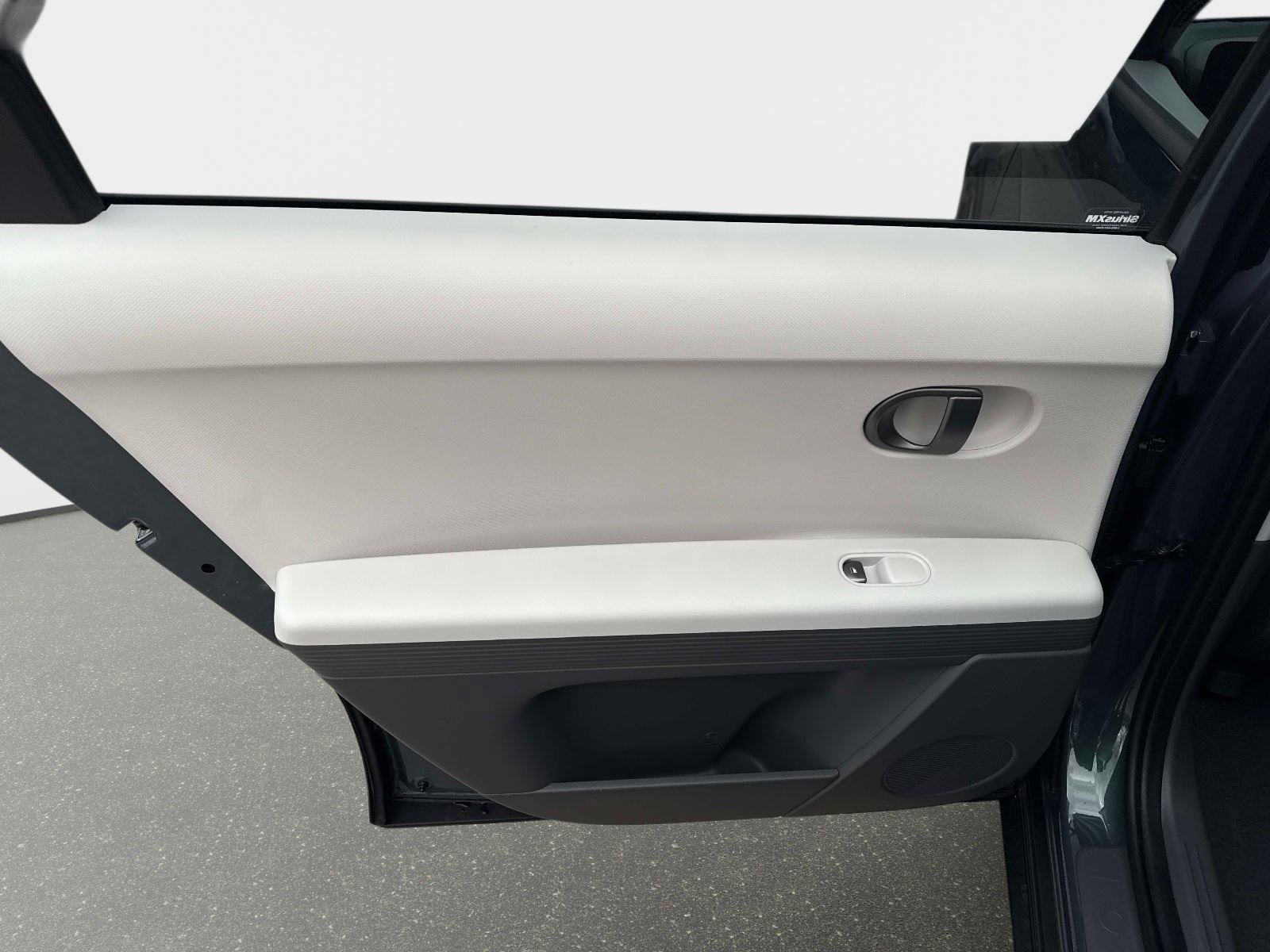 New 2026 Hyundai Ioniq 5 SE image 11