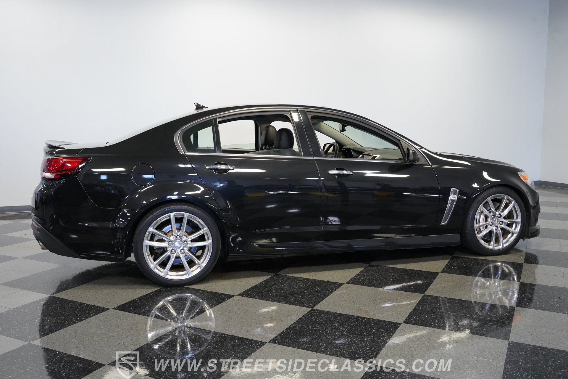 Used 2014 Chevrolet SS RWD image 14