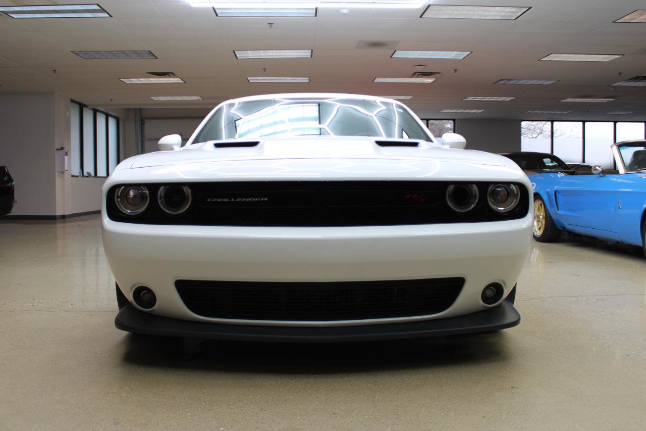 Used 2016 Dodge Challenger R/T Scat Pack w/ Leather Interior Group image 16