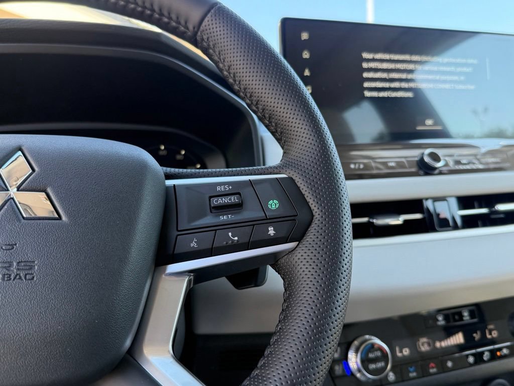New 2026 Mitsubishi Outlander SEL FWD image 24