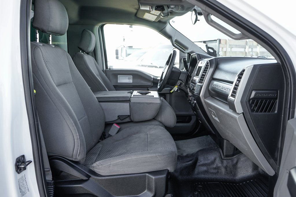 Used 2017 Ford F550 2WD Regular Cab Super Duty image 39