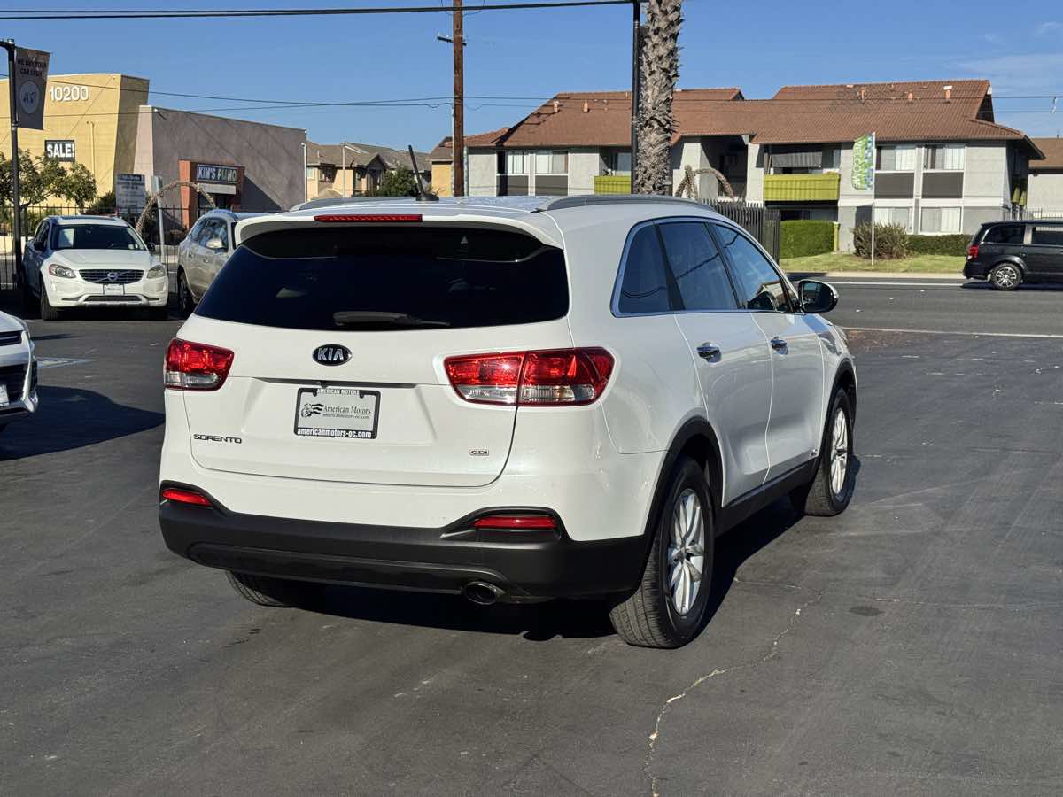 Used 2016 Kia Sorento AWD image 5