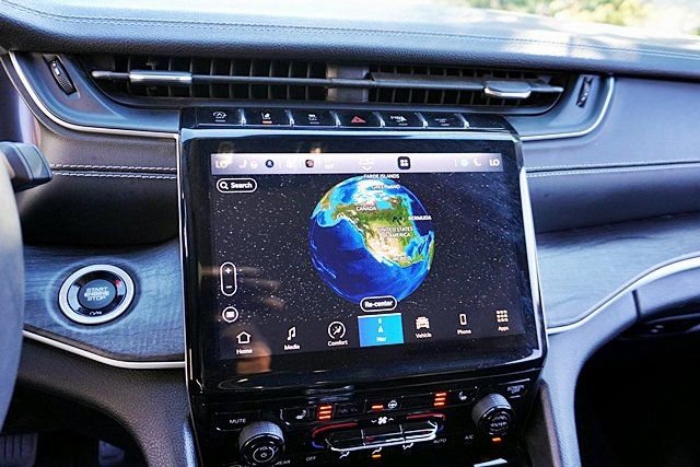 Used 2023 Jeep Grand Cherokee Limited w/ Trailer Tow Prep Group (B) image 26