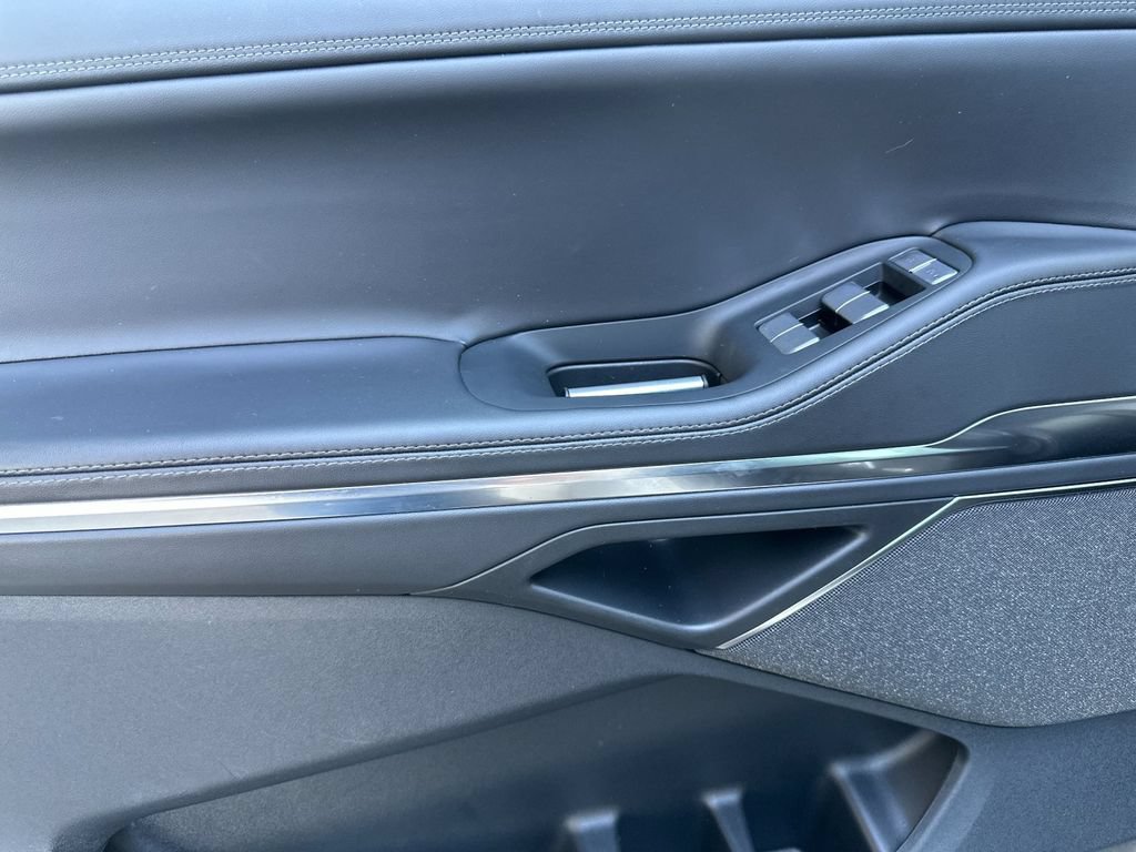 Certified 2025 Lincoln Navigator Reserve AWD/4WD image 10