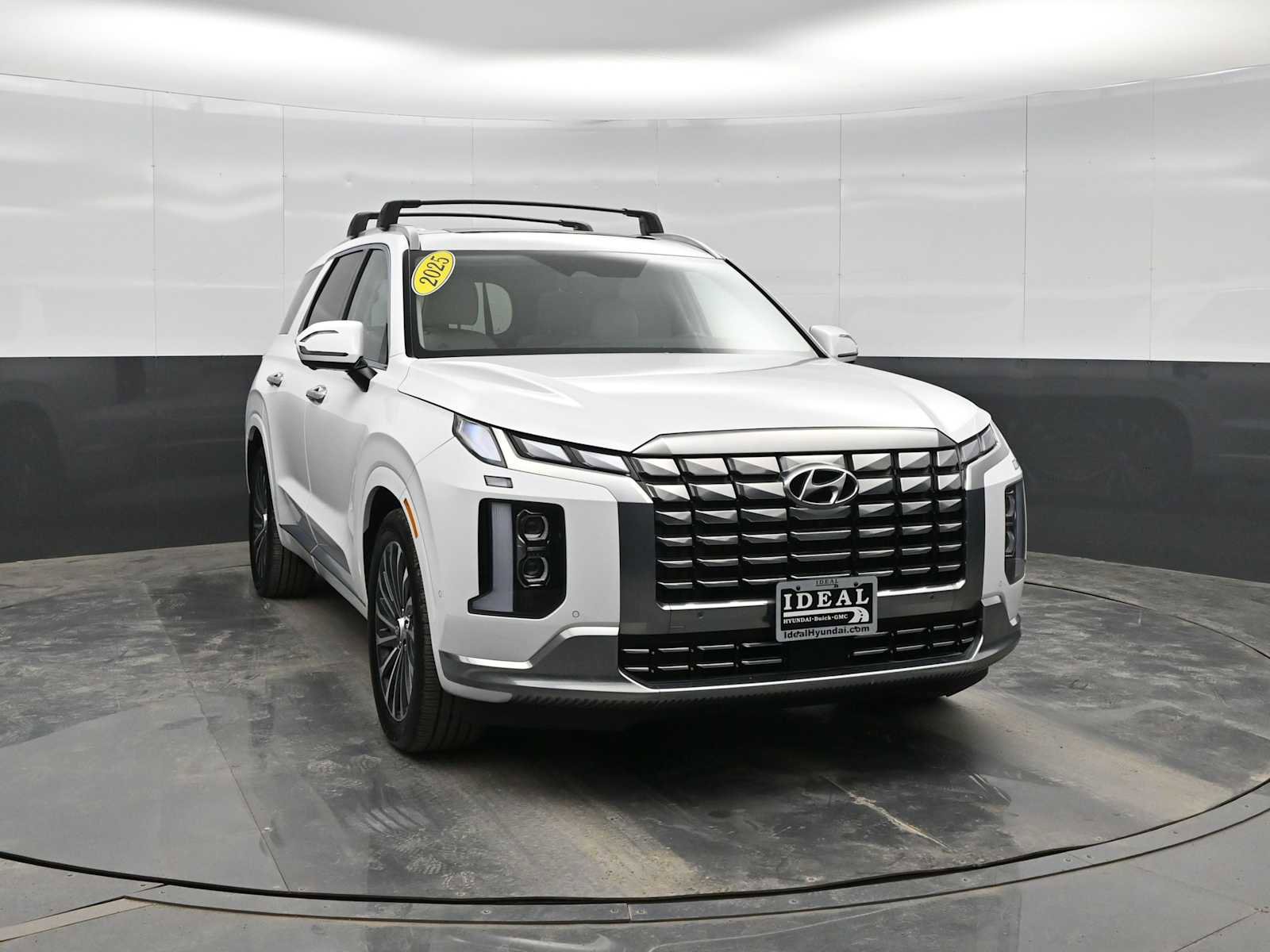 Used 2025 Hyundai Palisade Calligraphy video 2