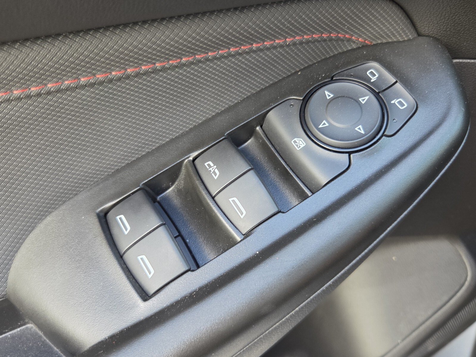 Used 2024 Chevrolet TrailBlazer RS FWD image 28