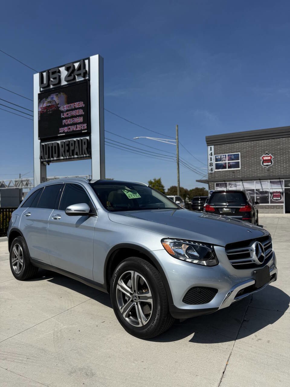 Used 2018 Mercedes-Benz GLC 300 4MATIC image 1
