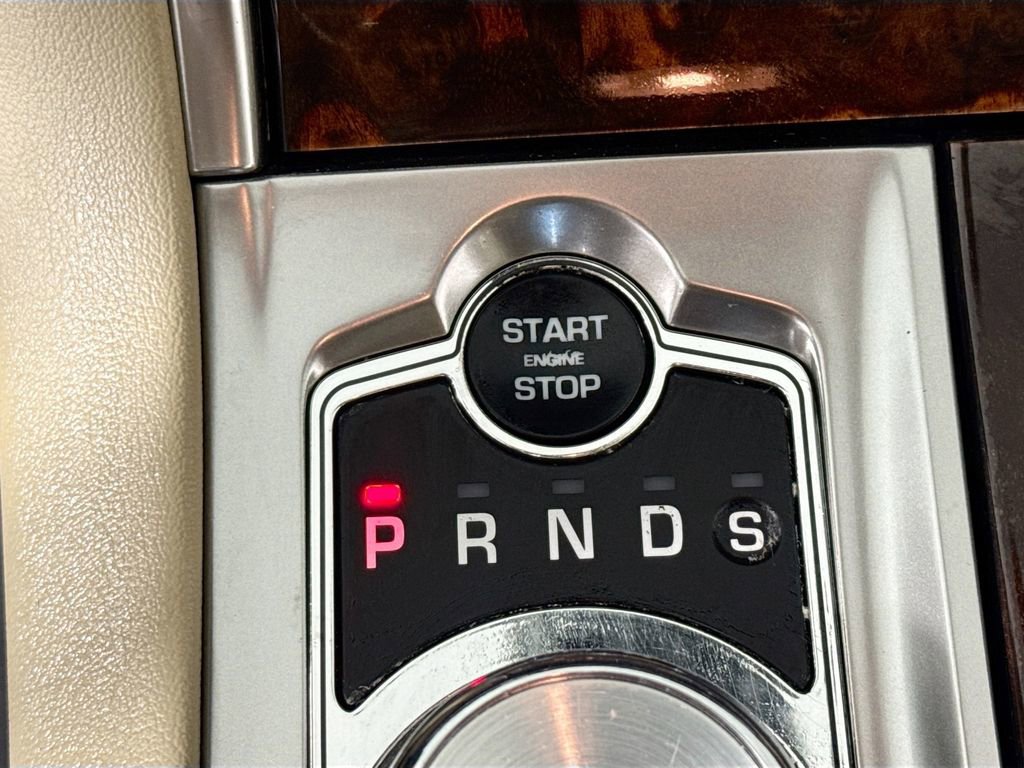 Used 2012 Jaguar XF image 16