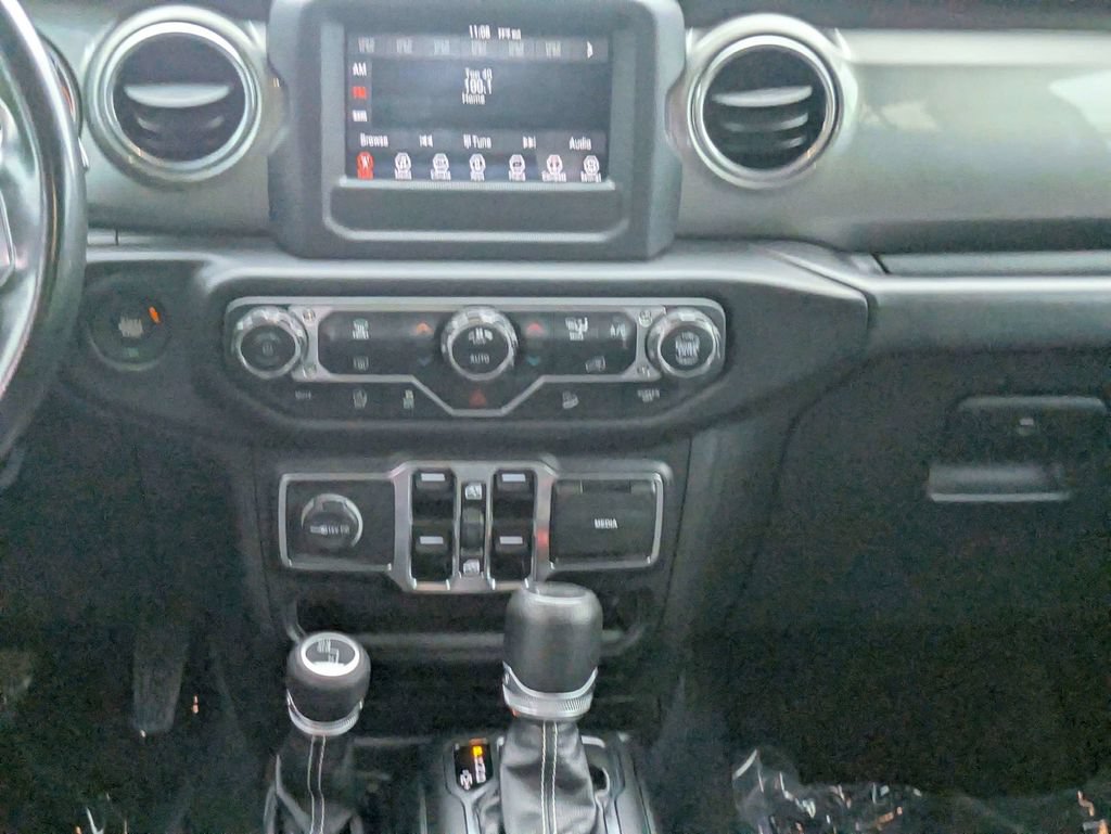 Used 2020 Jeep Wrangler Unlimited Sahara AWD/4WD image 18