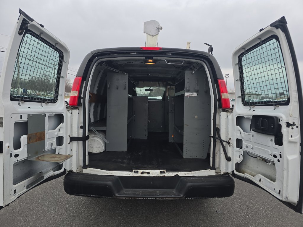 Used 2013 Chevrolet Express 2500 image 9