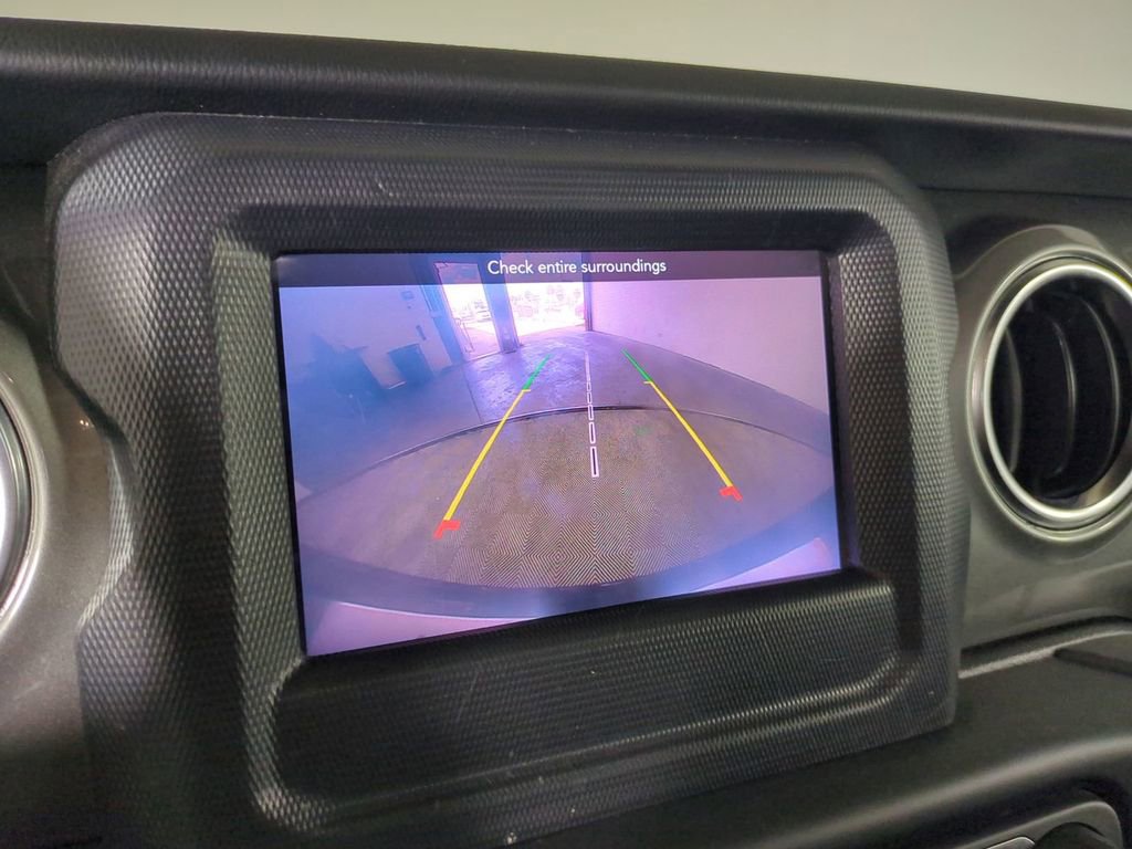 Used 2019 Jeep Wrangler Unlimited Sahara image 24