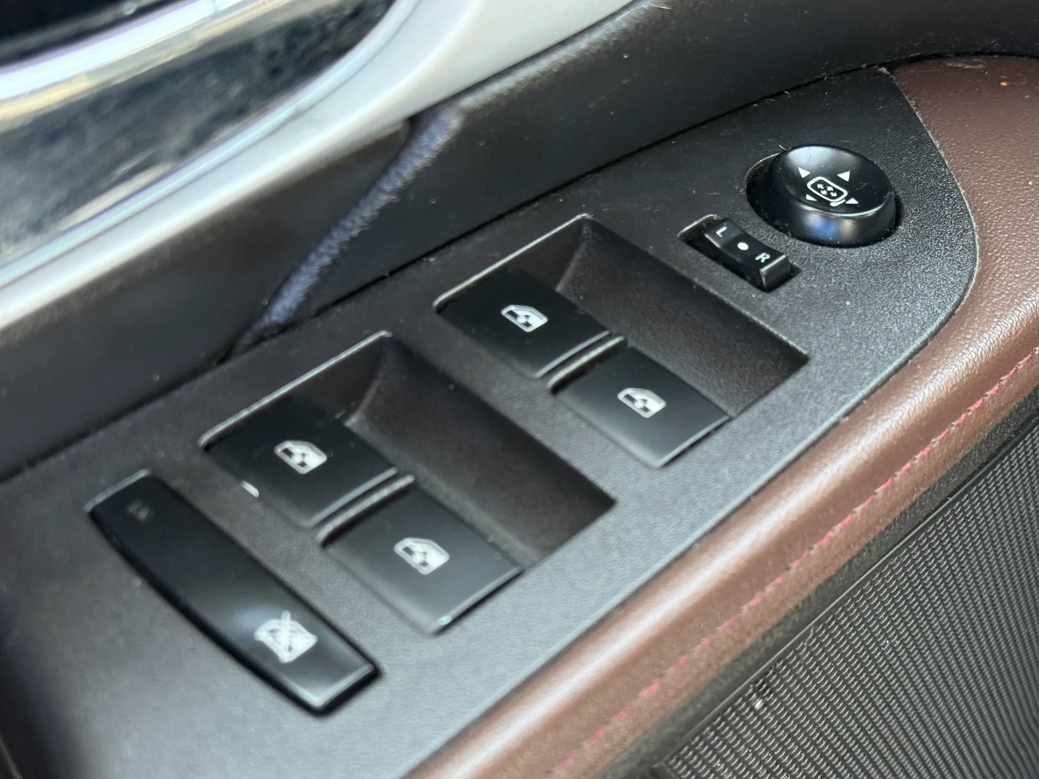 Used 2011 GMC Terrain SLT FWD image 24