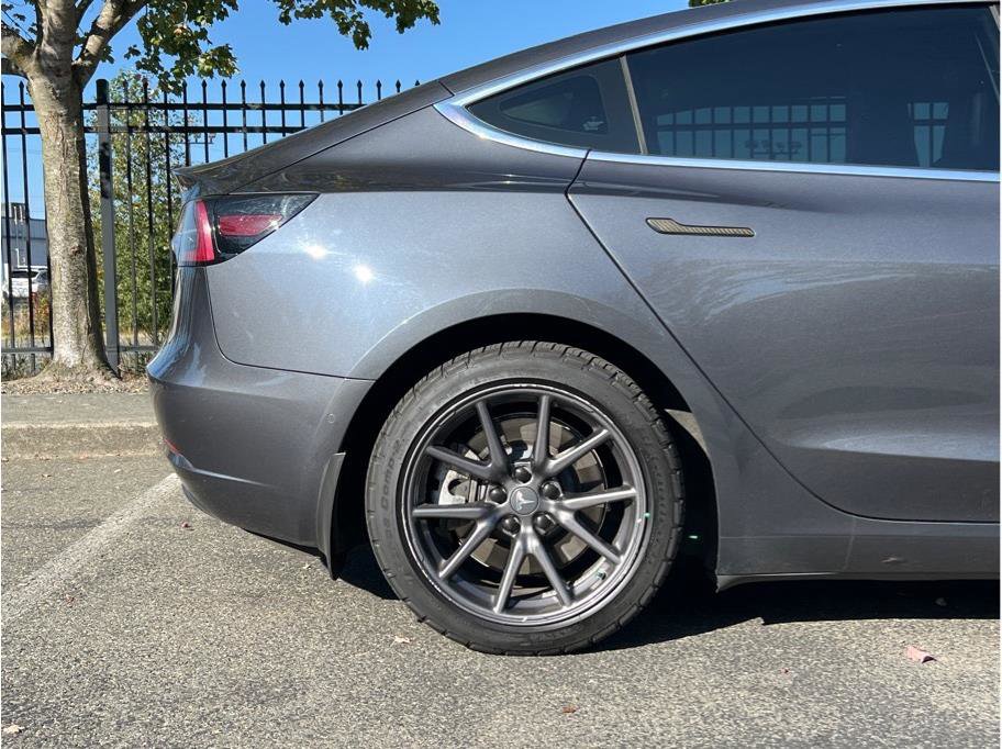 Used 2019 Tesla Model 3 Long Range AWD/4WD image 18