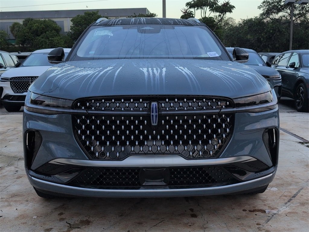 New 2025 Lincoln Nautilus Reserve image 3